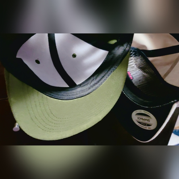 1 genuine Volcom and 1 deftones Snapback hat. - Picture 2 of 6